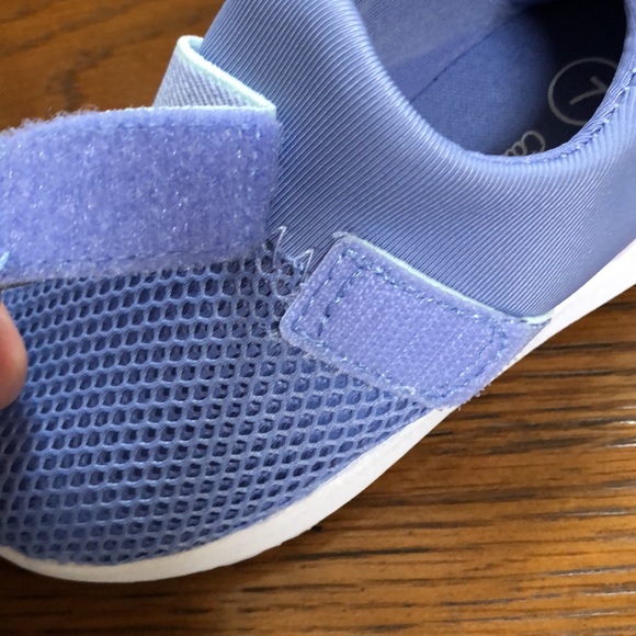 New toddler kids Austen slip-on water shoes.  Size 7.  Velcro closures. - Picture 8 of 8
